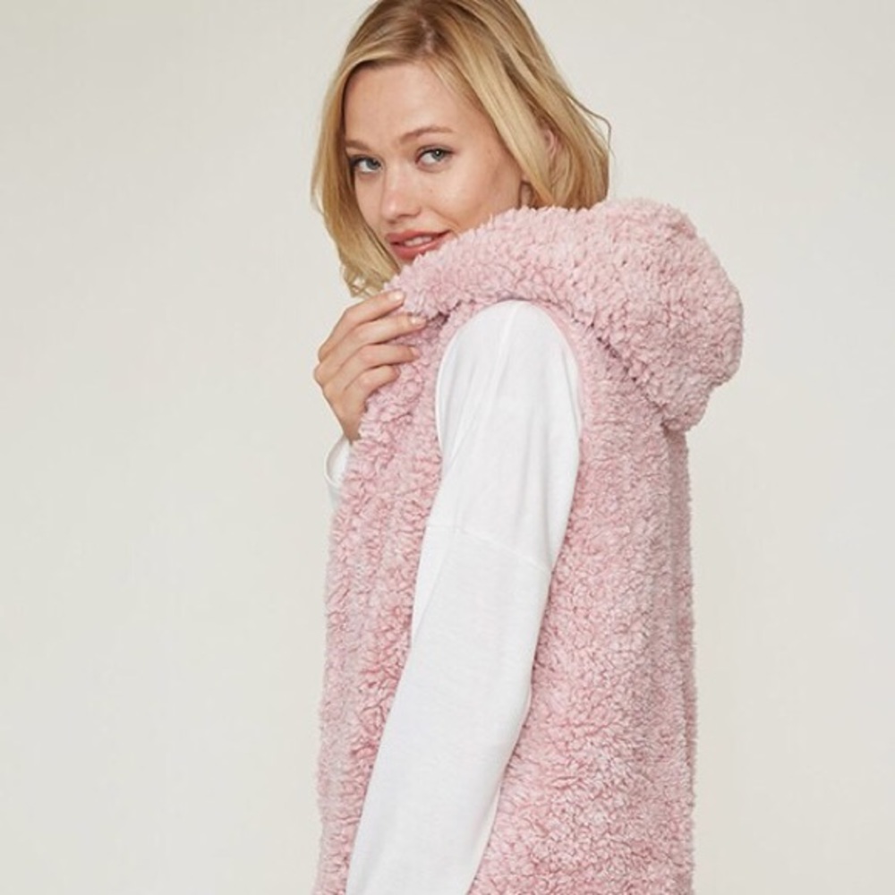 Two-Toned Sherpa Vest - Picture 8 of 8